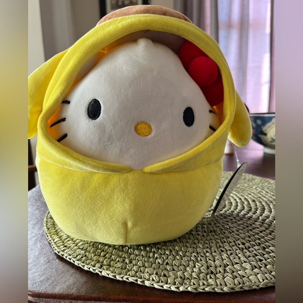 Hello Kitty Squishmellow - NWT